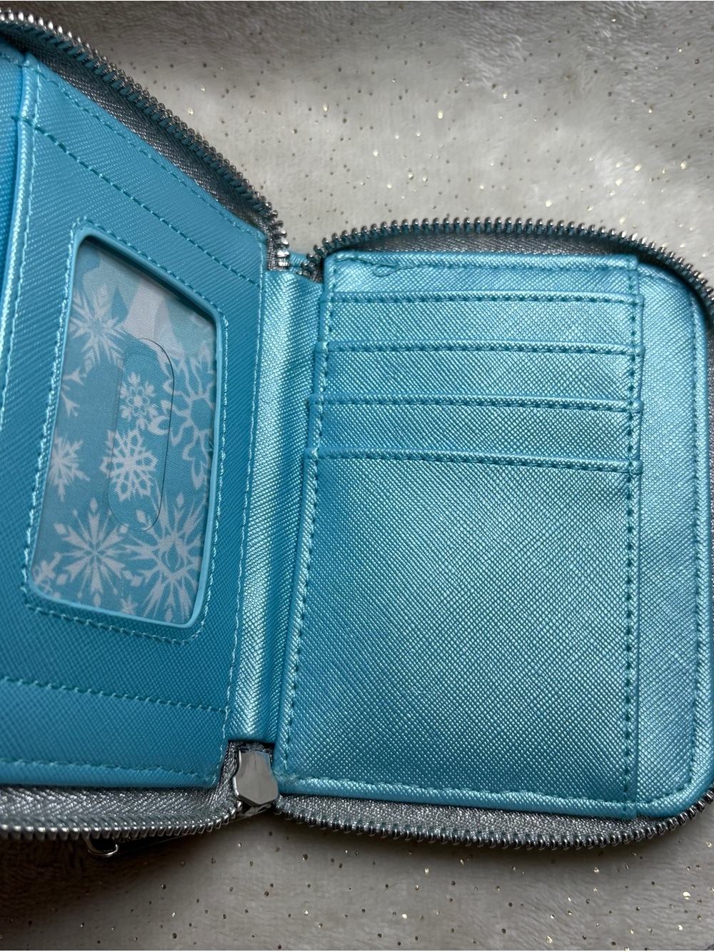 Disney x Loungefly Frozen Elsa Blue Sequin Wallet - Picture 7 of 8